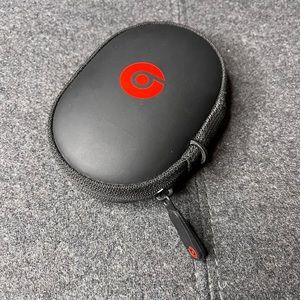 Beats hardshell case